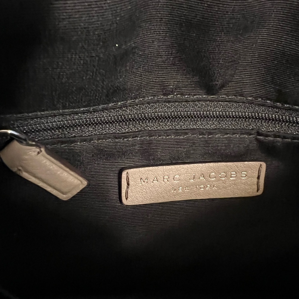 Marc Jacobs Taupe Shoulder Messenger Bag with Cardholder Duo - Picture 4 of 11